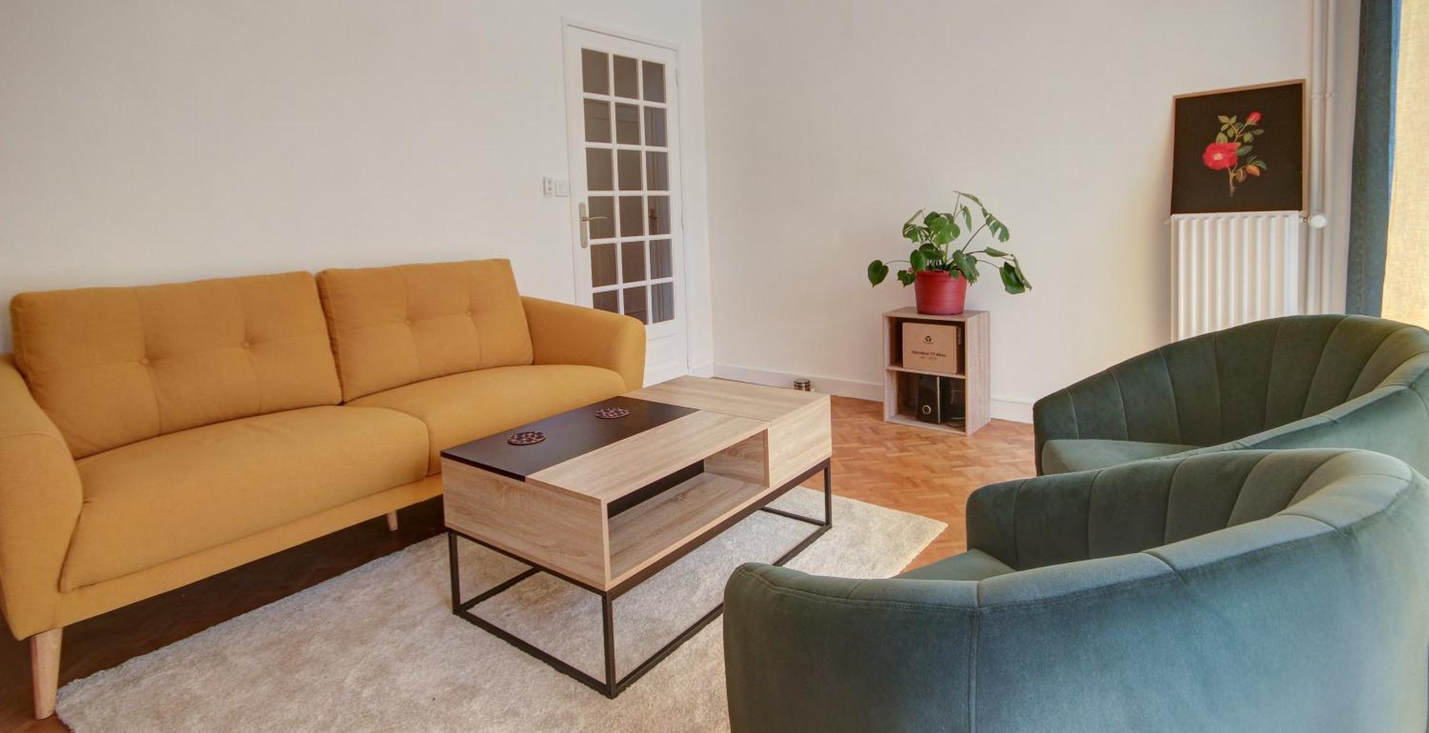 Suite T5 Rennes Gare - Parking Prive Gratuit Buitenkant foto